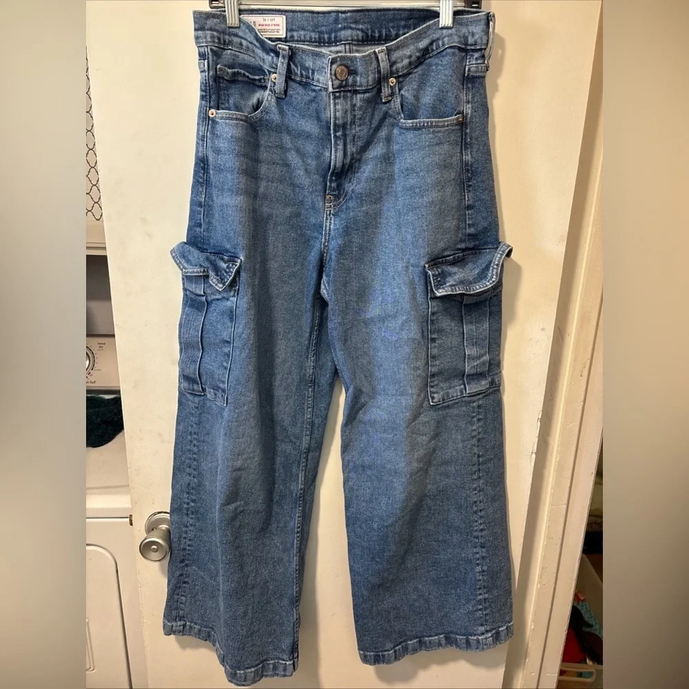GAP High Rise Stride Wide Leg Cargo Jeans Light Wash Blue Denim 12 31 P Petite - Picture 2 of 11